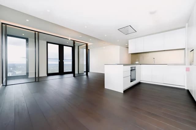 2 Bedroom 2 Bathroom Flat 4504
