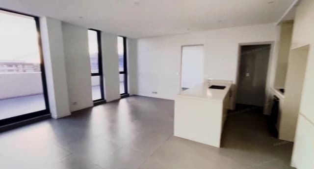 33 Rothschild Ave