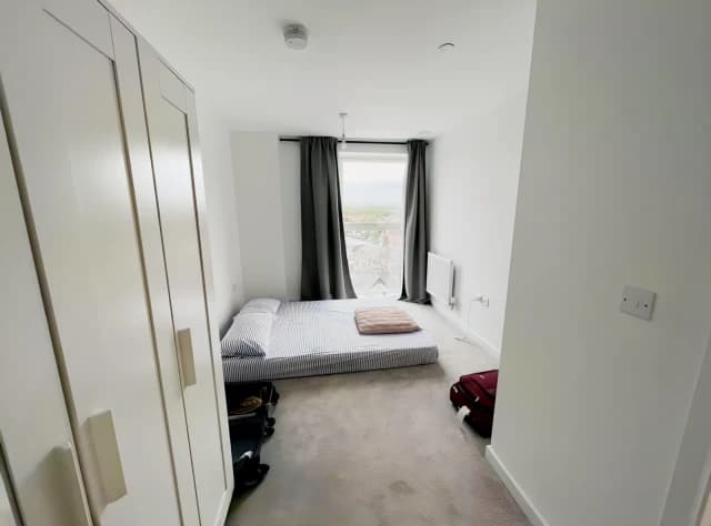 2 Bedroom 2 Bathroom Flat80