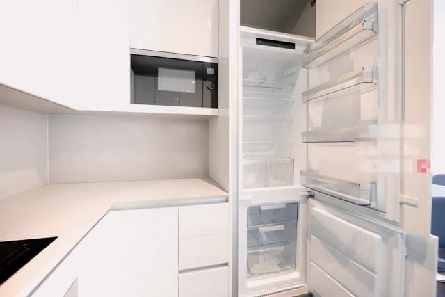 1 Bedroom 1 Bathroom Flat 30