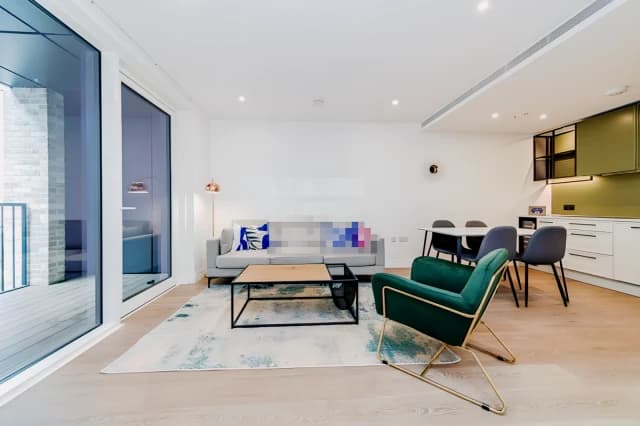 2 Bedroom 2 Bathroom Flat 5