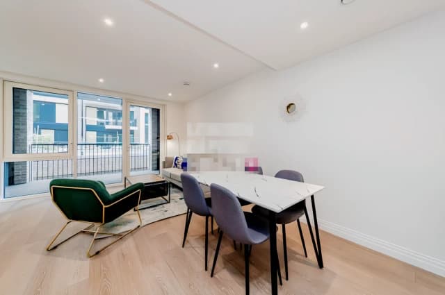 2 Bedroom 2 Bathroom Flat 5