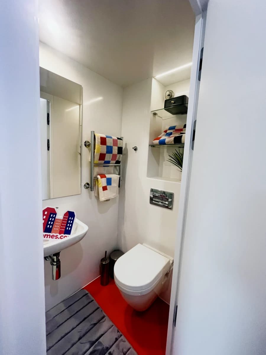 iQ Brighton image