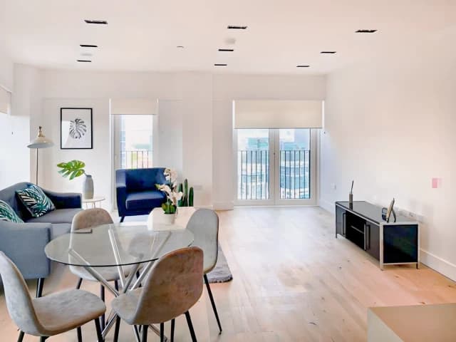 2 Bedroom 2 Bathroom Flat 127