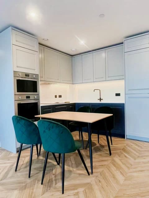 2 Bedroom 2 Bathroom Flat35