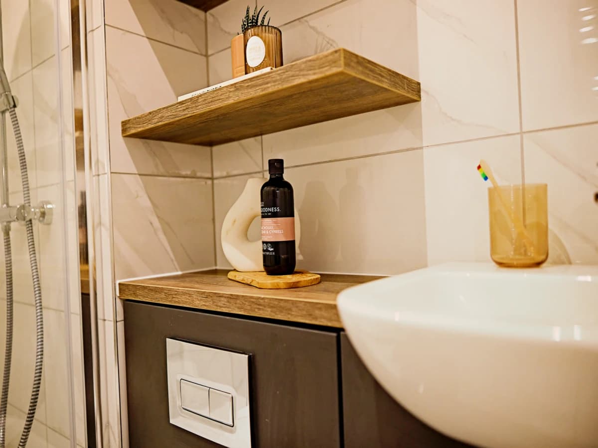 LiveOasis St Albans Place image