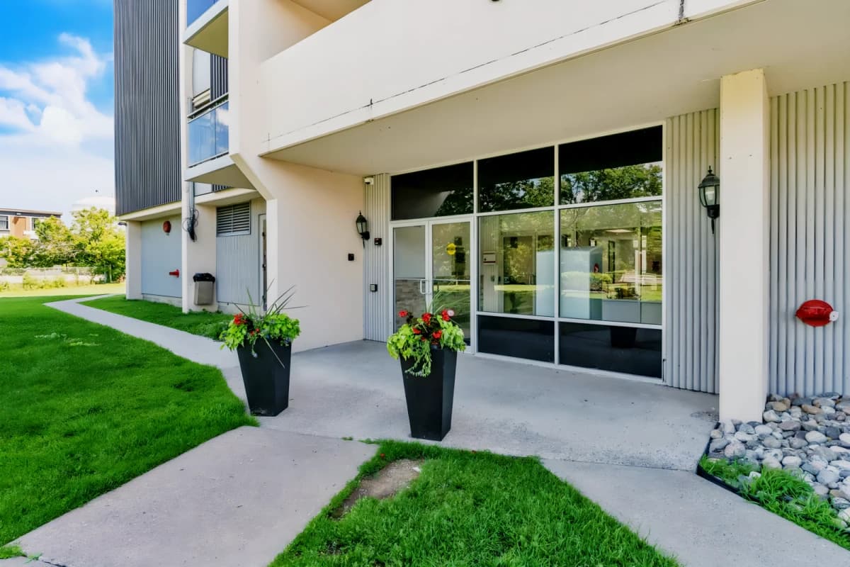 Outdoor Features