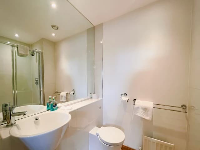 2 bedroom 2 bathroom