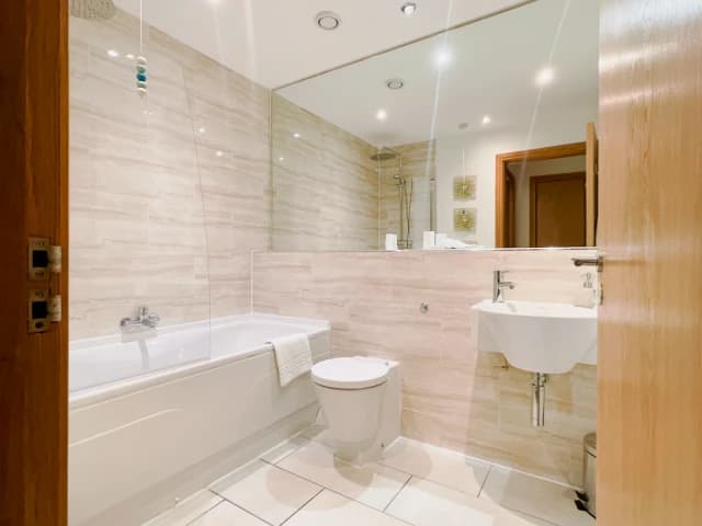 2 bedroom 2 bathroom