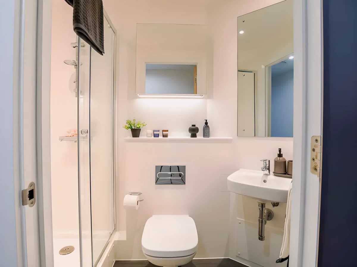 Crown Place image