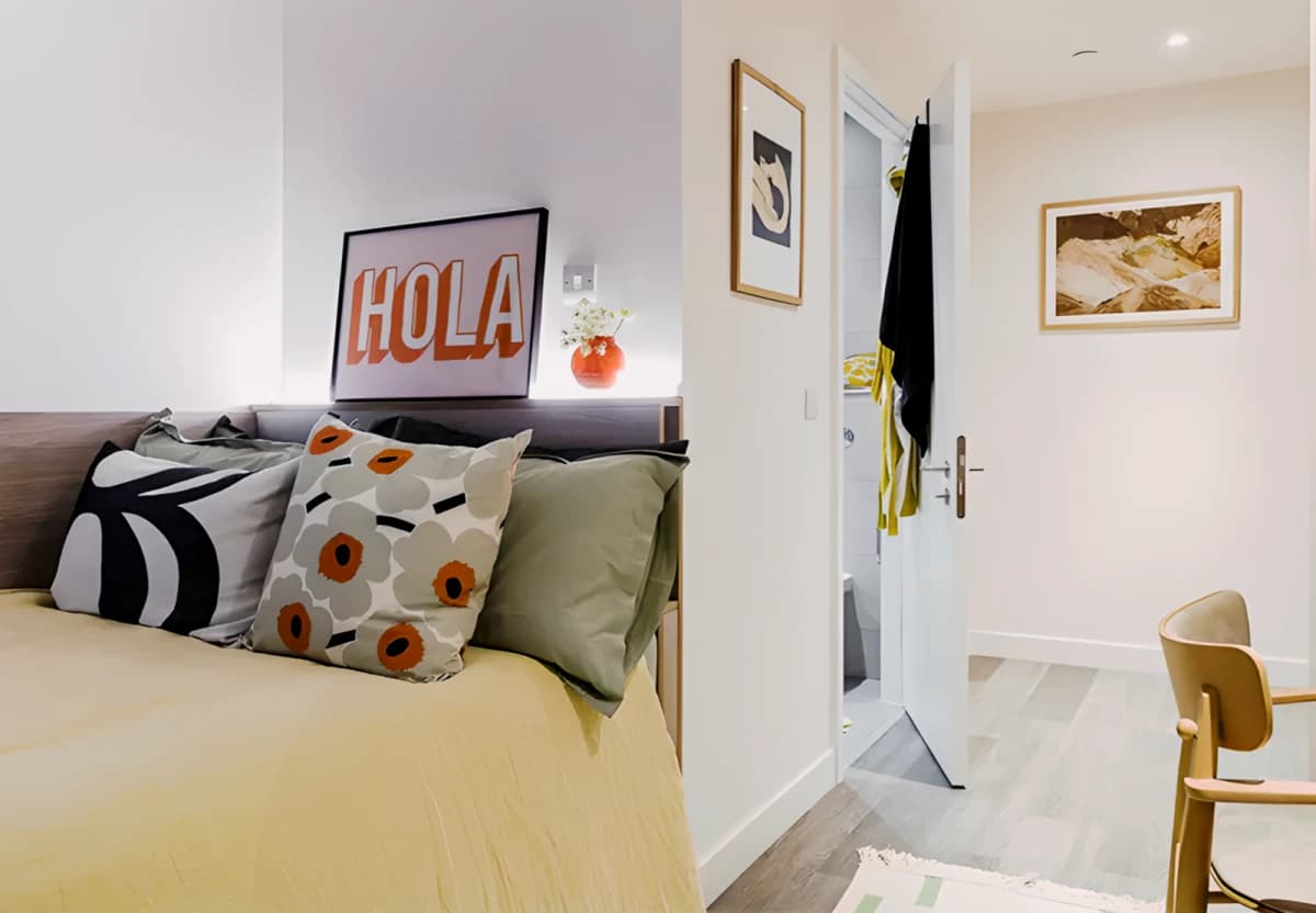 Lit London Bridge Residence image 3