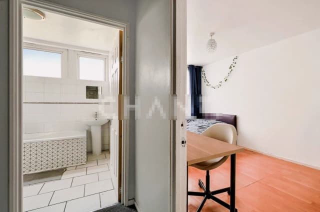 4 Bedroom 1 Bathroom