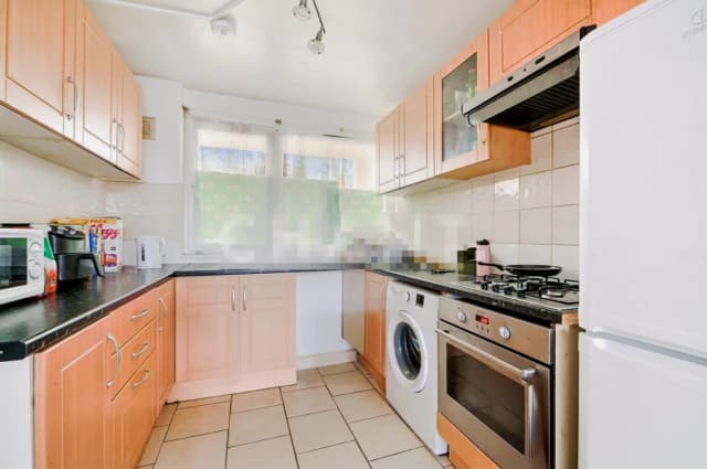 4 Bedroom 1 Bathroom