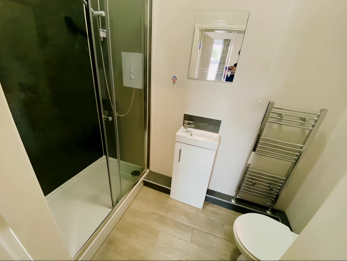 5 bed Room 4