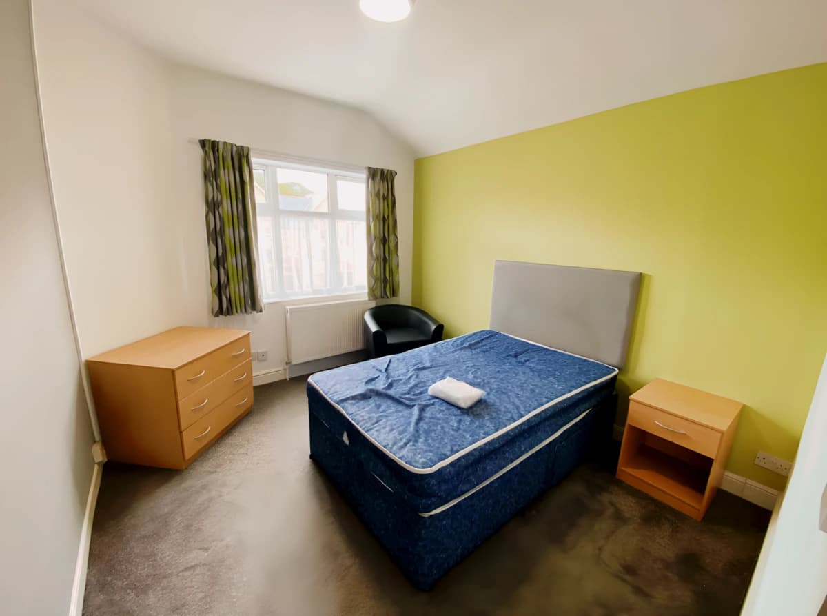 5 bed Room 5