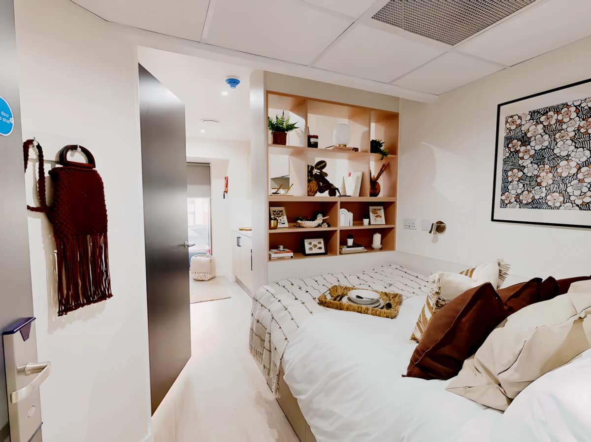 Crown Place image