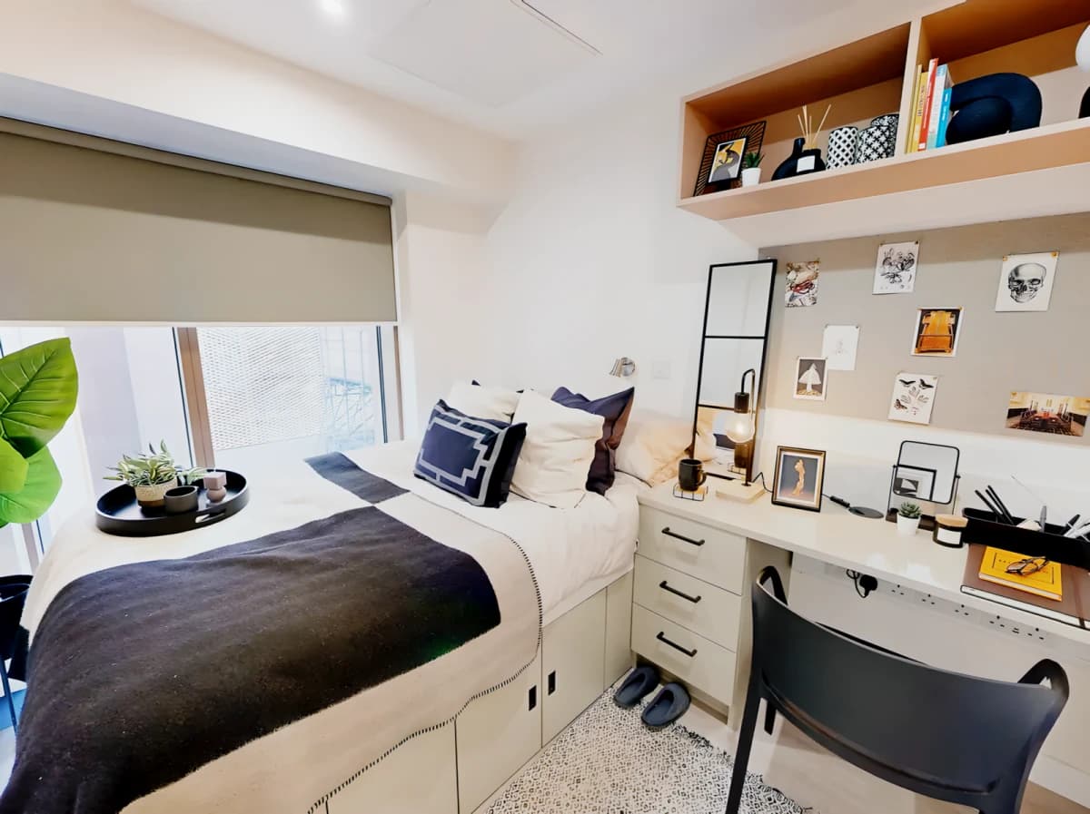 Crown Place image