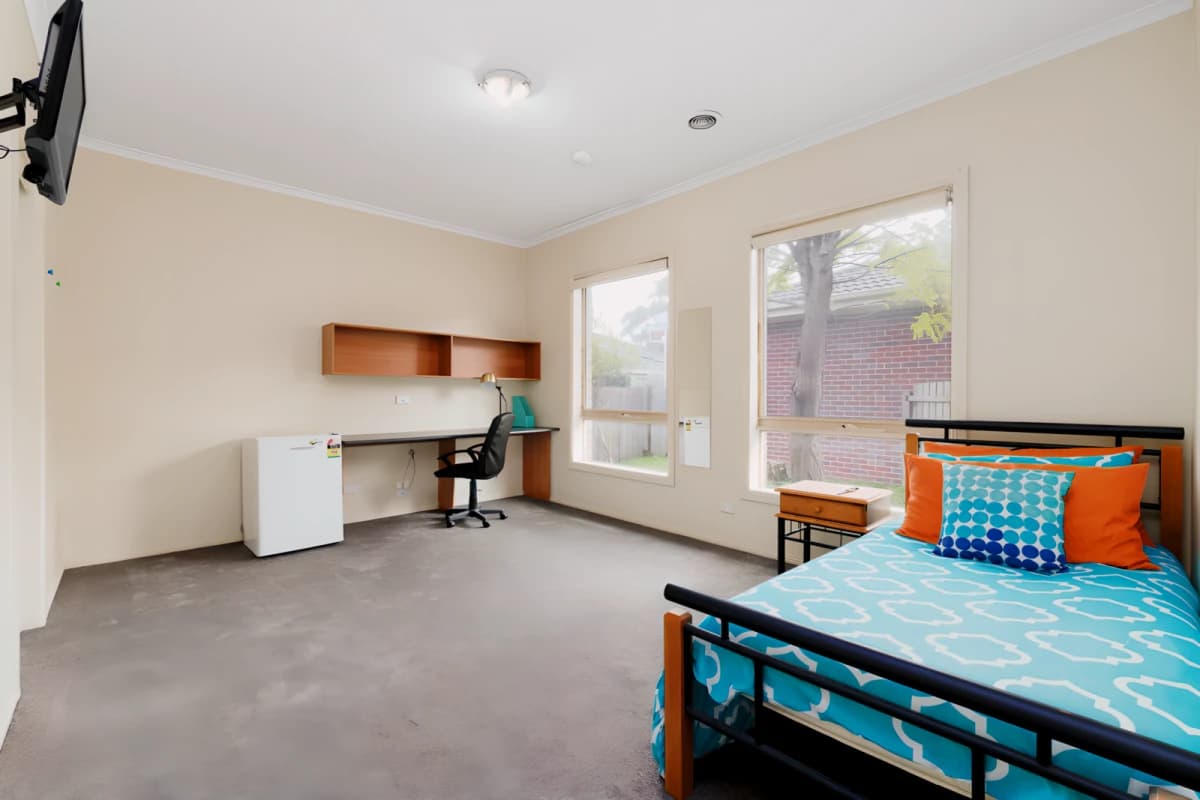 7 White Street image