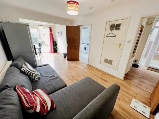 23 Leam Green image