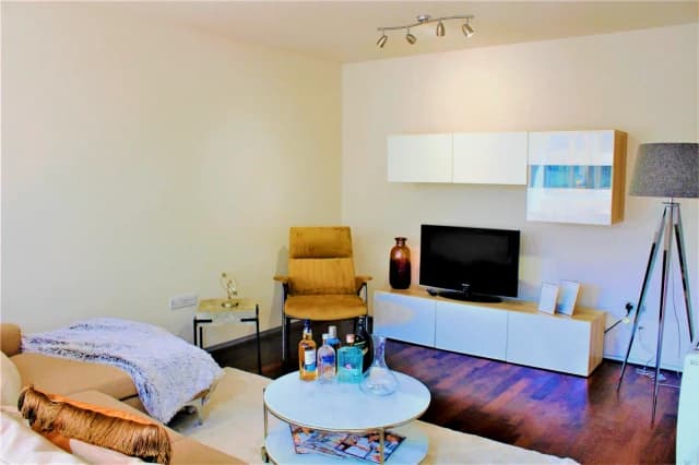 1 Bedroom 1 Bathroom