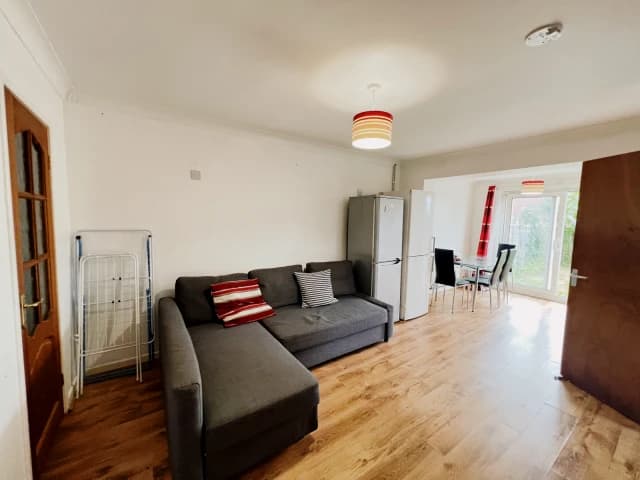 23 Leam Green image 3