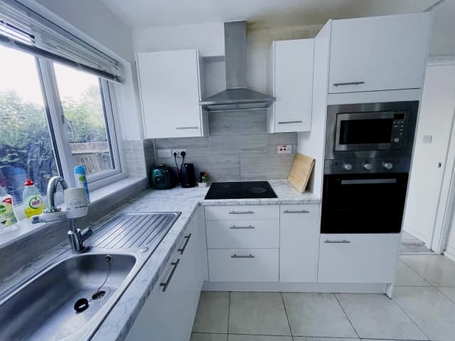 14 Leam Green image