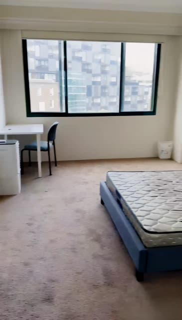 3 bed 2 bath-master room