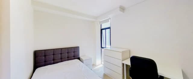 2 Bed 1 Bath - Master Room