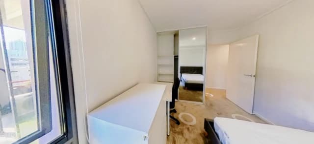 2 Bed 1 Bath - Master Room