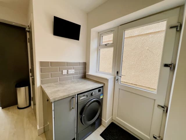 180 Charter Avenue image