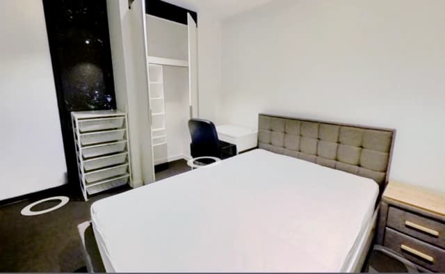 Secondary Room of 2b2b - furniture included
