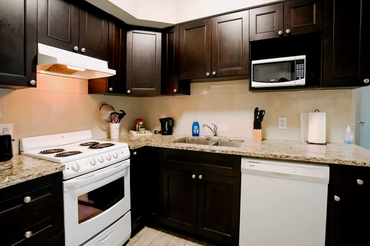 255 Sunview St image