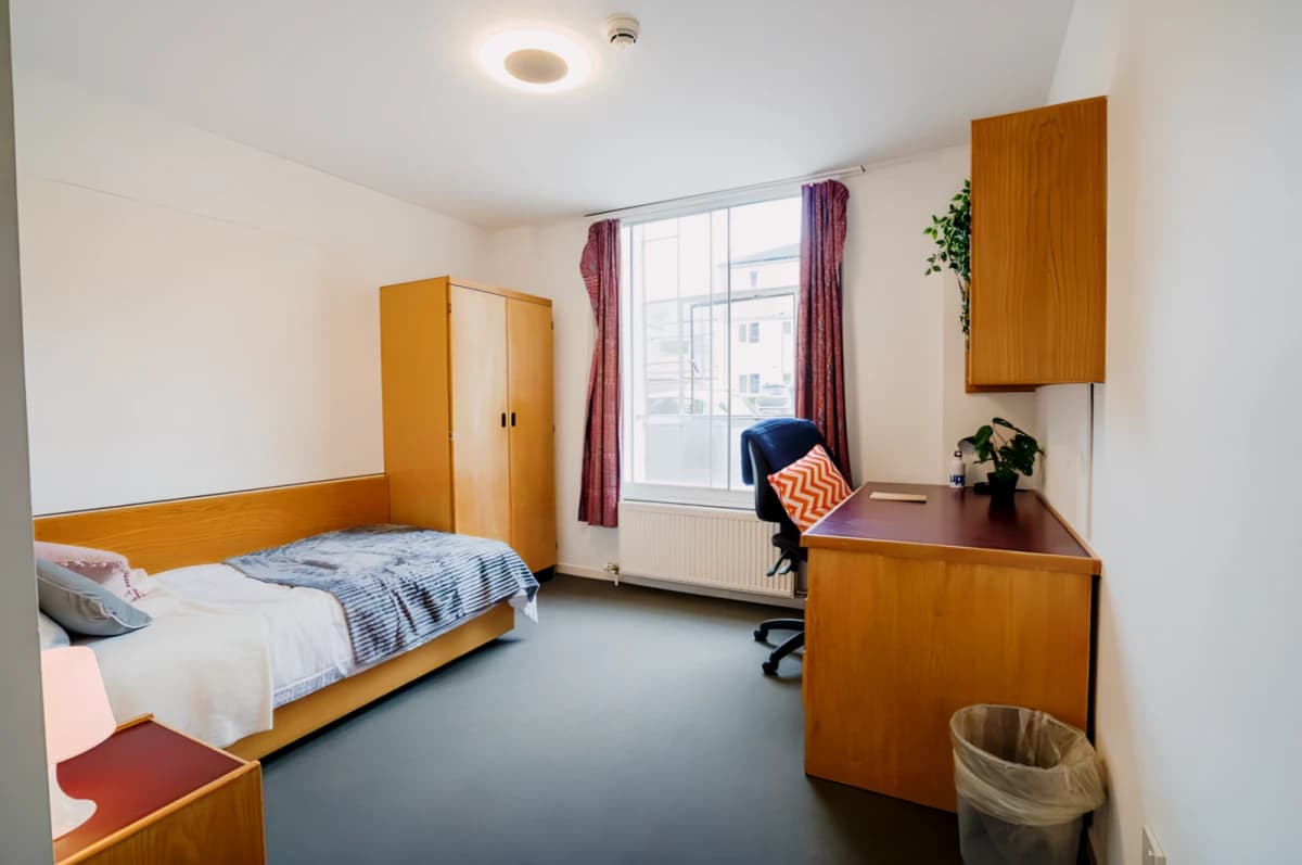 Large Ensuite
