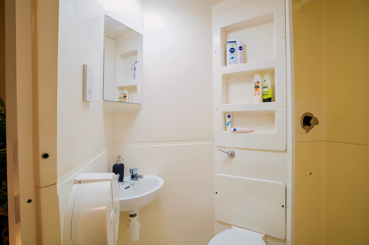 Large Ensuite