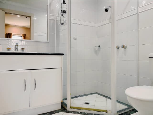 Secondary Room of 3 Bed 2 Bath
