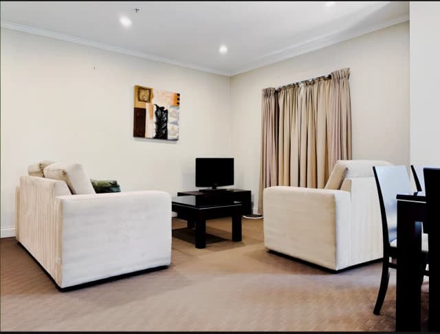 Secondary Room of 3 Bed 2 Bath