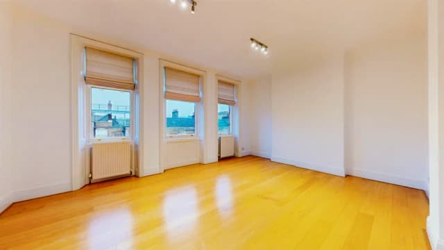 4 Bed 3 Bath, 49