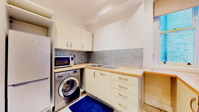 1 Bed 1 Bath, Flat D, 25