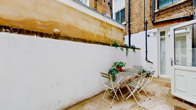 1 Bed 1 Bath, Flat 1b, 185