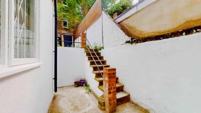1 Bed 1 Bath, Flat 1b, 185