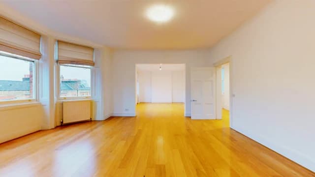 4 Bed 3 Bath, 49
