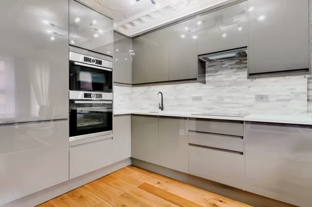 2 Bed 2 Bath, Second Floor Flat, 92