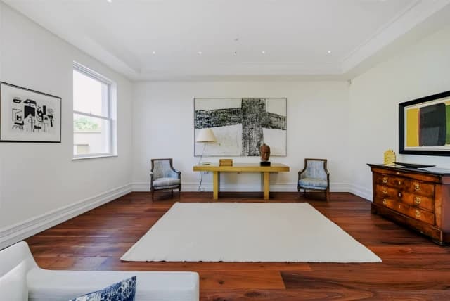6 Bed 4 Bath, 2