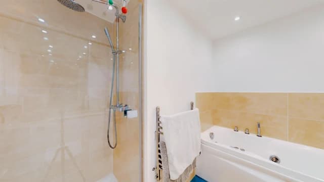 2 Bed 2 Bath, Flat 27 Matiere Place, 35-37