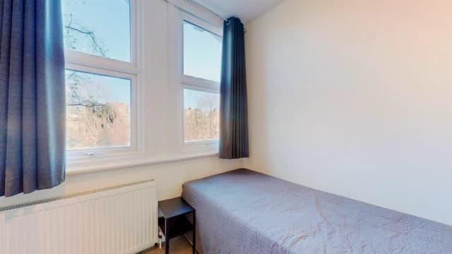 Studio, Room 6, 21