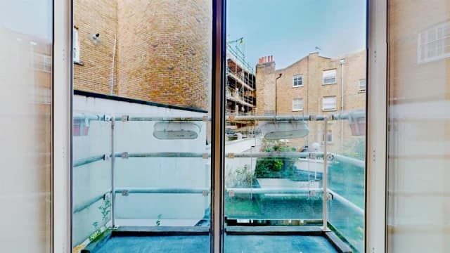 3 Bed 2 Bath, Flat 3, 20
