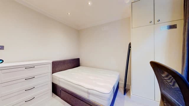 1 Bed 1 Bath, Flat D, 25
