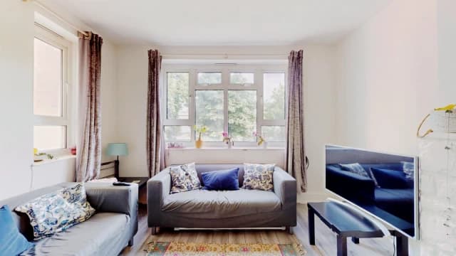 3 Bed 1 Bath, 5 Orpen House, 10-14