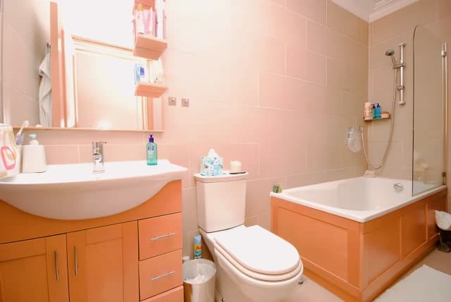 2 Bed 1 Bath, Flat 2, 9