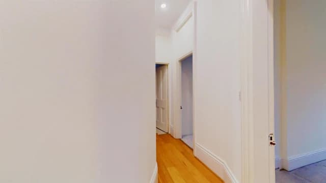 4 Bed 3 Bath, 49